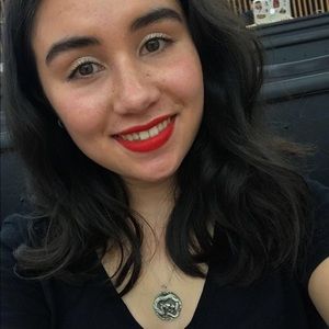 Meet your Posher, Elizabeth